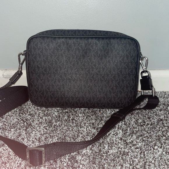 michael kors purse & wallet - Picture 3 of 8